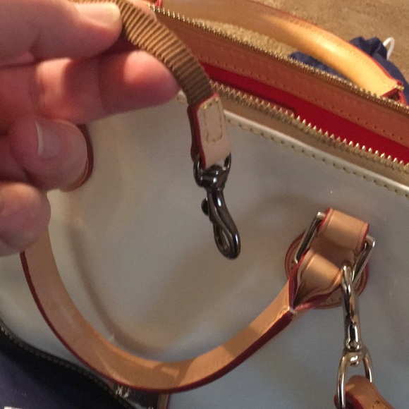 Dooney and Bourke satchel - Picture 6 of 8